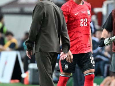 축구선수에 대한 비판은 축구 안에서 이뤄져야 한다는 주장